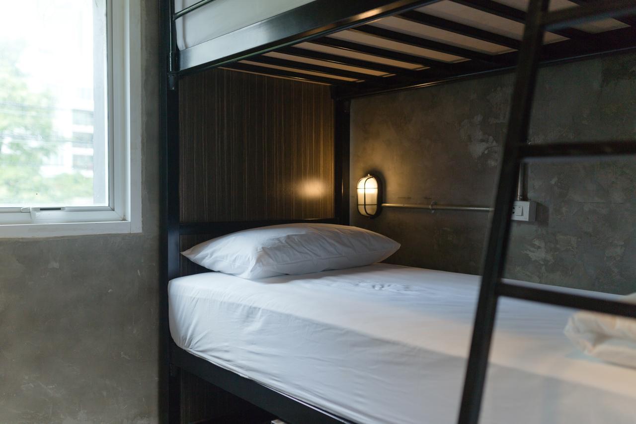 Revolution Hostel Asoke Bangkok Exteriér fotografie